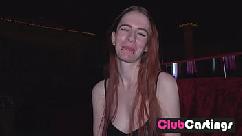Stripper pelirroja se folla a cualquier cliente por dinero en clubcastings