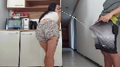 Sexo de riesgo mientras mi marido estaba en la ducha tuve sexo con su amigo casi nos pillan